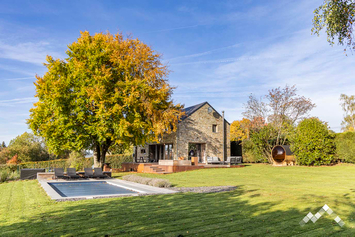 Chalet à La Roche-en-Ardenne pour 8 personnes (+ 1 bébé) avec piscine extérieure, sauna et vue panoramique