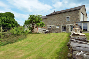 Gîte de charme avec jacuzzi pour 4 personnes à Vaux-sur-Sûre