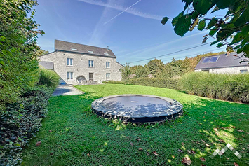 Gîte insolite pour 9 personnes avec sauna, billard et kicker à Ciney