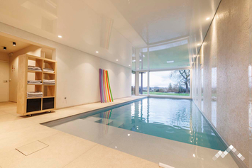  Maison de vacances avec piscine intérieure et sauna pour 8 personnes à Daverdisse