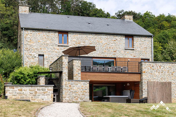 Villa de standing avec sauna et jacuzzi pour 14 personnes à Durbuy