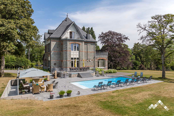 Manoir avec piscine extérieure et sauna pour 15 personnes à Marche-en-Famenne