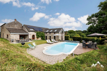 Maison ardennaise avec piscine extérieure pour 14 personnes à Durbuy