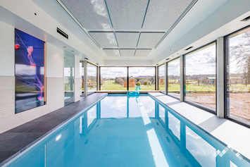 Villa de luxe avec piscine intérieure et sauna pour 18 personnes à Xhoffraix