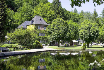 Landhuis met binnenzwembad, hamman en sauna voor 26 personen in Bouillon