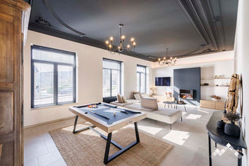 Charmant vakantiehuis met binnenzwembad voor 14 personen in Paliseul